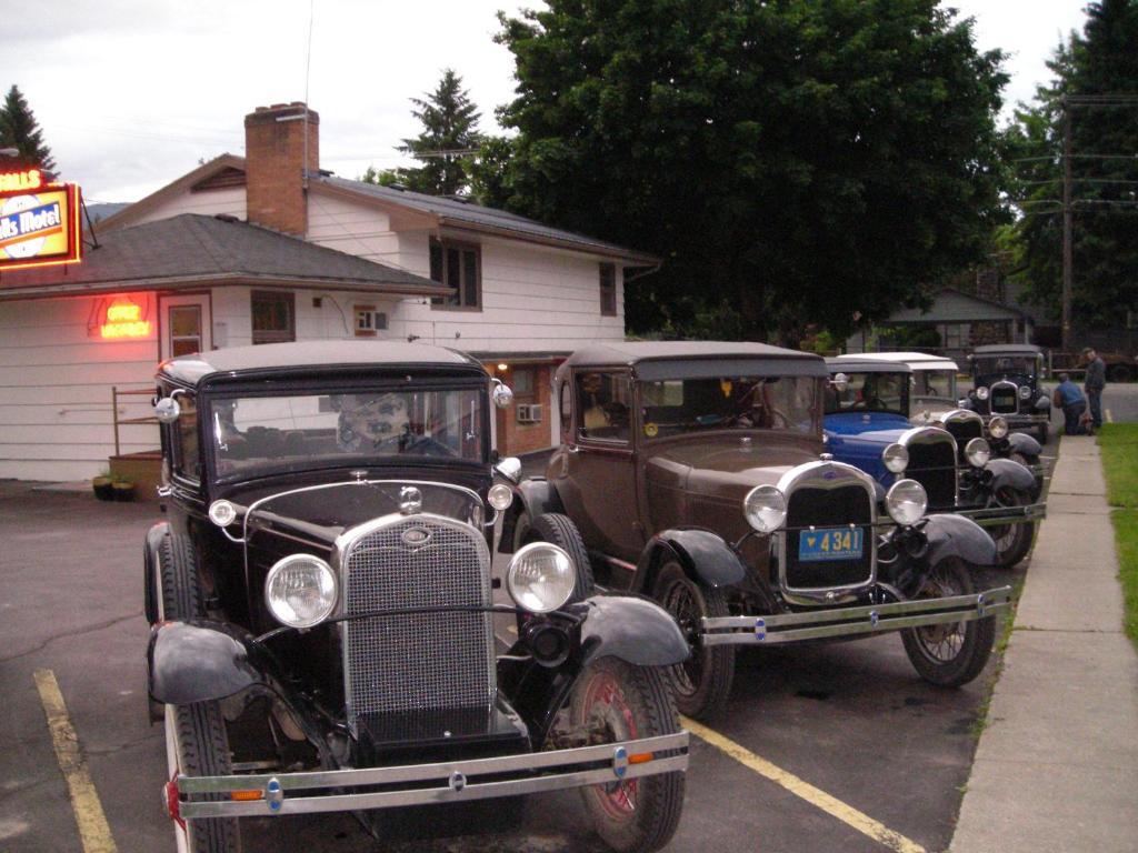 Falls Motel Thompson Falls Esterno foto