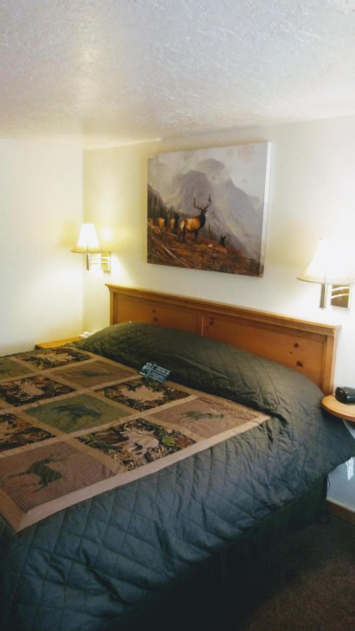 Falls Motel Thompson Falls Esterno foto